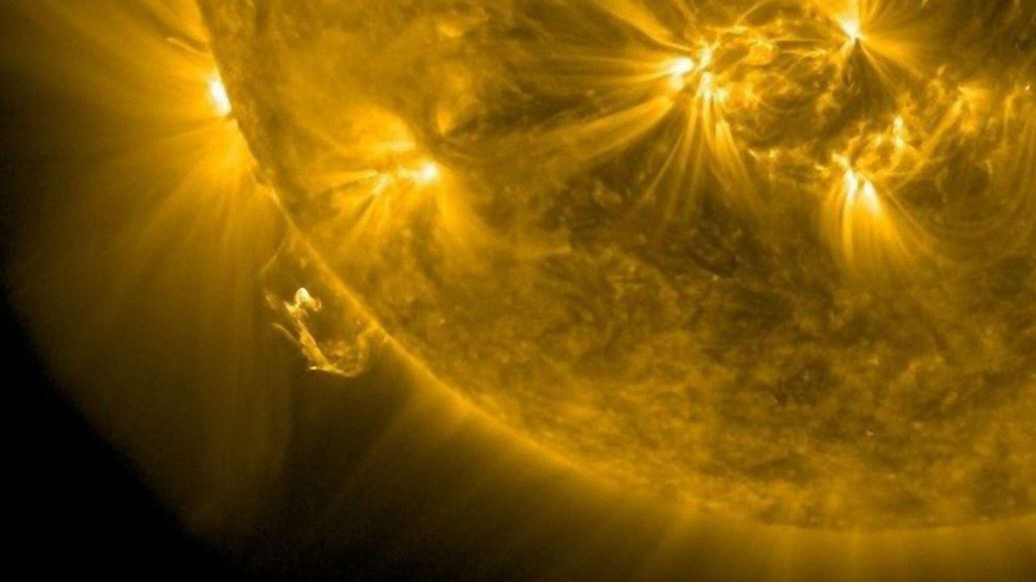 Ученым впервые удалось измерить электрическое поле Солнца 