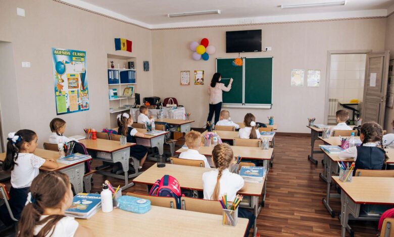 Photo of Profesorii rămân fără acoperire legală pentru creșterea salariilor